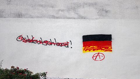 In einigen Punkten unterscheidet sich die Sicht der befragten Ostdeutschen. (Symbolbild)