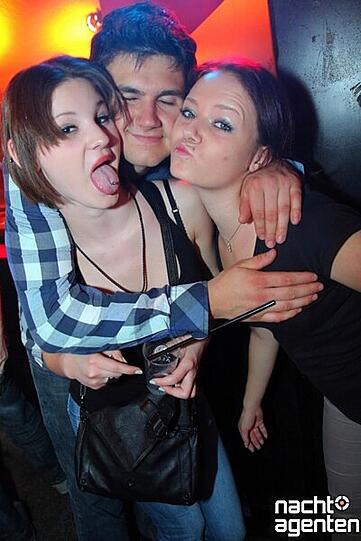 In der Nachtgalerie haben die Gäste mal wieder tief in die "Getränkebörse" gegriffen. Mehr Bilder unter: www.nachtagenten.de