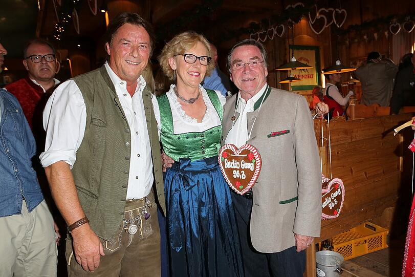 Georg Dingler und Elmar Wepper mit Ehefrau Anita Schlierf