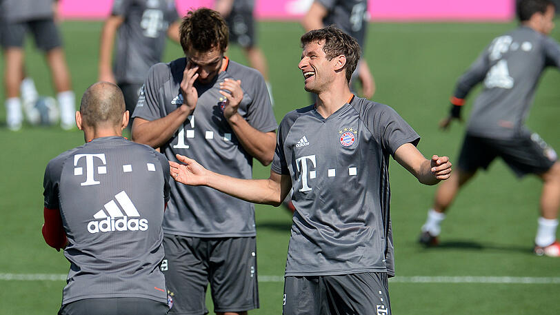 An Tag vier des Trainingslagers in Doha/Katar schwitzten die Profis des FC Bayern nur morgens auf dem Rasen. Nach dem Mittagessen bescherte Carlo Ancelotti seiner Mannschaft einen freien Nachmittag.
