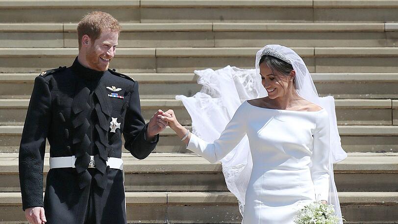 Ein gemeinsamer Weg in die Zukunft: Prinz Harry führt Meghan Markle aus der Kapelle