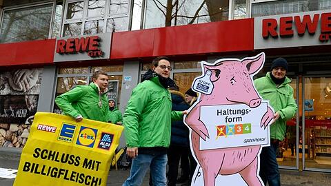 Greenpeace-Protest gegen Billigfleisch in Köln.