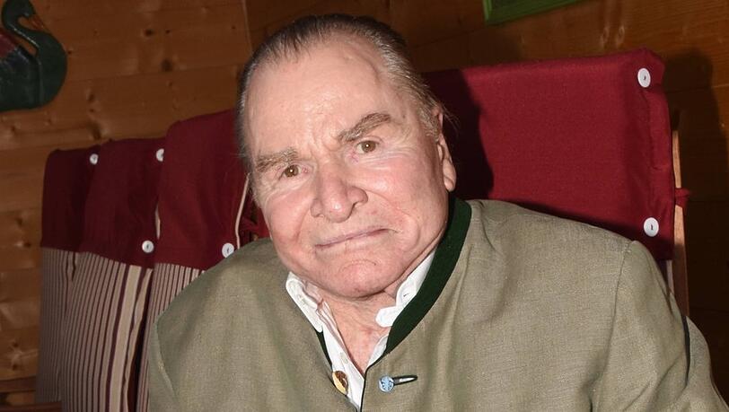 Fritz Wepper im Juni 2023 bei einer Vernissage in Gmund am Tegernsee. Fritz Wepper im Juni 2023 bei einer Vernissage in Gmund am Tegernsee.