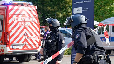 Die Polizei wird zu einem Großeinsatz gerufen.
