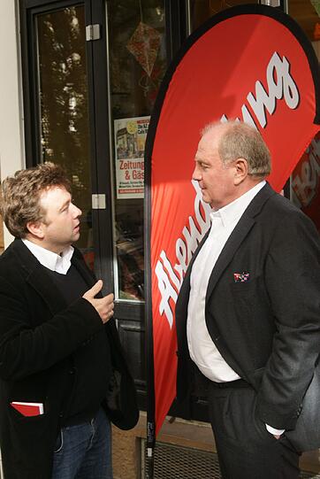 Uli Hoeneß im AZ-Café: Die Bilder aus dem Ringelnatz
