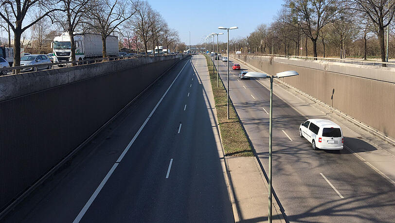 Eine 38-Jährige Mutter verursachte mit knapp 180 km/h einen Unfall im Trappentreutunnel.