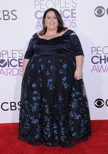 Kaum zu glauben, aber Chrissy Metz versinkt in ihrem XXL-Kleid