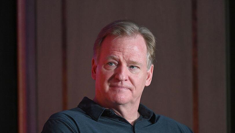 Roger Goodell, Chef der NFL, sitzt im Fan-Forum am Bayerischen Hof.