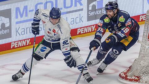 Marcel Brandt (l.) tr&auml;gt auch k&uuml;nftig das Trikot der Straubing Tigers. (Archivbild)