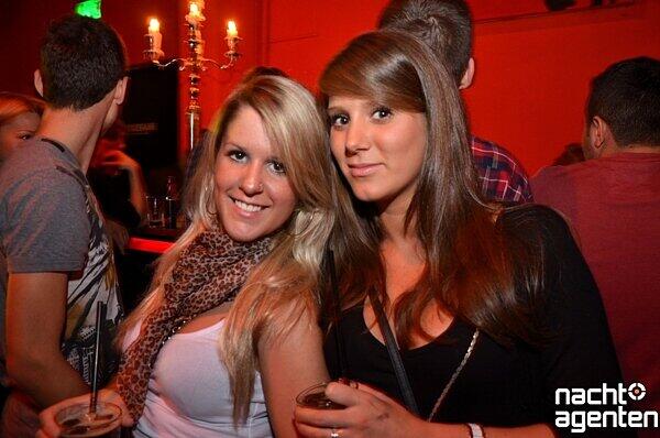 12 Jahre Nachtgalerie: Malle live vs Party Pornös (Samstag 3.12. 2011).
Noch mehr Fotos sehen sie unter: www.nachtagenten.de.