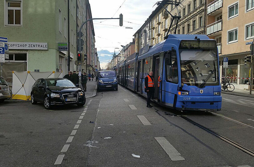 Die Bilder vom schrecklichen Unfall in der Barerstraße.