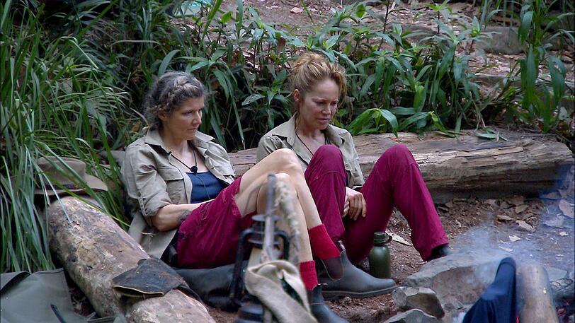 Sandra und Doreen schimpfen über Gisele.