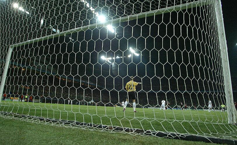2007 scheiterten die Bayern im Viertelfinale am AC Mailand. Im San Siro kam der FCB (im Bild Michael Rensing) micht über ein 2:2-Unentschieden hinaus...