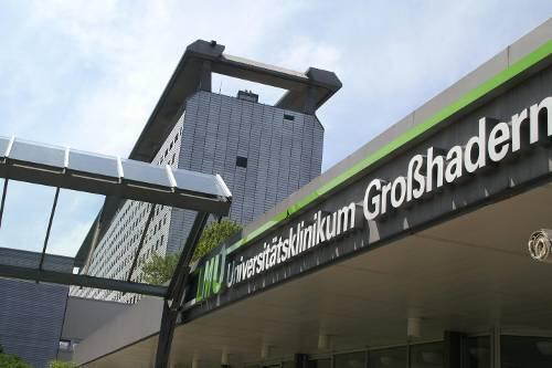 Kranke Kliniken hängen am Geld-Tropf. Ob Stadt-Kliniken oder Uni- Klinikum: Sie haben das &bdquo;Rote-Zahlen-Fieber&ldquo;. 6,5 Millionen Euro Defizit meldet das LMU-Klinikum. &bdquo;Es besteht akuter Handlungsbedarf&ldquo;, sagt der Ärztliche Direktor Burkhard Göke. Dabei werden auch Stellen abgebaut. Wenn die Erlöse nicht mehr werden, müsse man 2012 sogar mit
rund 16 Millionen Euro Miesen rechnen.