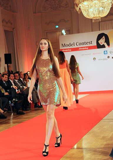 Der AZ-Modelcontest 2013 ist zu Ende. Die Siegerin heißt Marie Scherbinek &mdash; und die 17-Jährige kann ihr Glück immer noch nicht fassen. Wir zeigen die besten Bilder vom Finale in der Residenz.