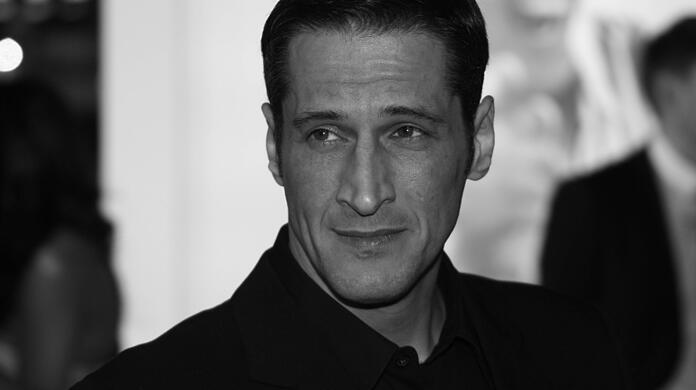 Mit Mirco Nontschew verliert die deutsche Comedy-Welt einen ihrer größten und beliebtesten Stars. Er verstarb am 3. Dezember im Alter von 52 Jahren.