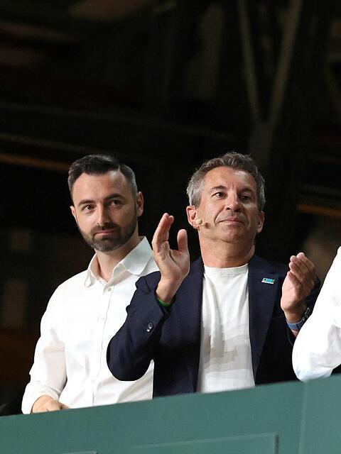 Die Anf&uuml;hrer des wei&szlig;-blauen Befreiungskampfes: Pr&auml;sident Gernot Mang (2.v.l) und seine Stellvertreter Peter Schaefer (l.) und Christian Dierl (2.v.r.), sowie Ex-Vize Heinz Schmidt.