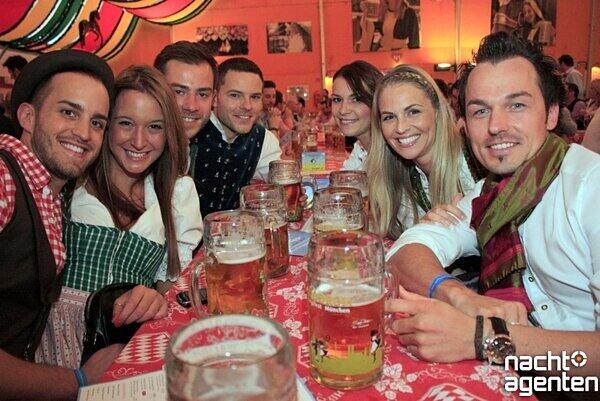 Dirndl, Lederhosen und viel Spaß: Die Party "Tracht und Pracht" am Samstag im Hippodrom auf der Theresienwiese. Mehr Bilder unter: www.nachtagenten.de.