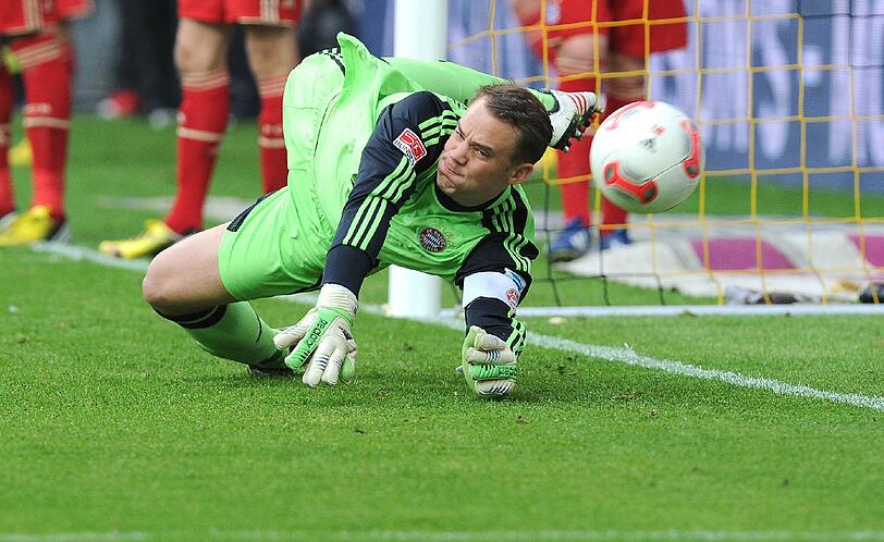Manuel Neuer - der Torhüter ist in Abwesenheit der verletzten Lahm und Schweinsteiger heute Kapitän.