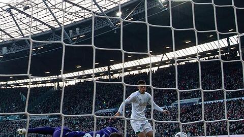 Der Bremer Milot Rashica (r) erzielte den Siegtreffer gegen Hannover 96.