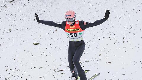 Karl Geiger gewann den Weltcup in Rasnov.