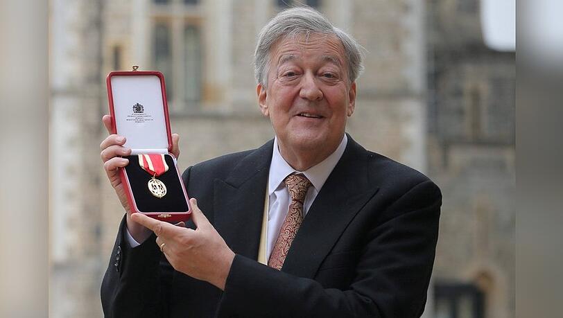 Stolz und &uuml;bergl&uuml;cklich: Sir Stephen Fry.