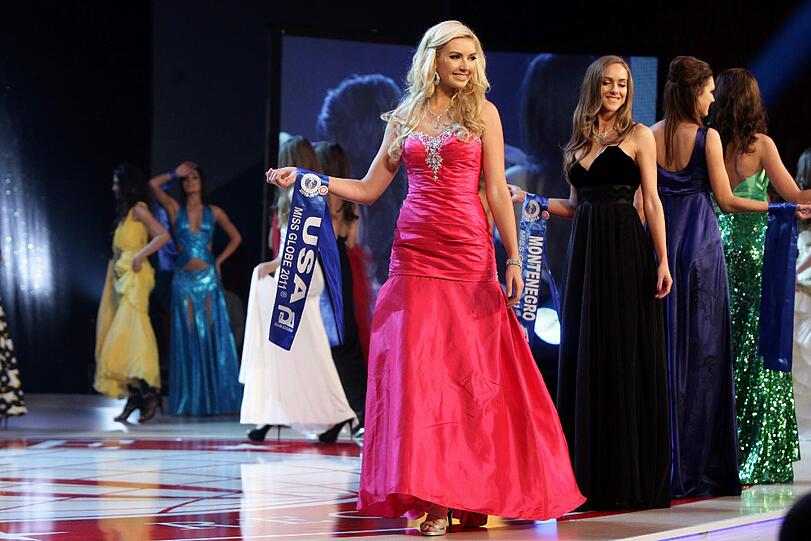 Die Miss Globe Wahl fand schon zum achten Mal statt. Mehr als zwei Wochen mussten sich die "Missen" in Trainingsstunden und Wettbewerben behaupten, bevor am 1. November das große Finale stattfand.