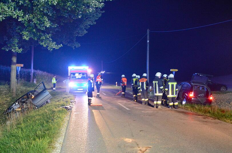Der betrunkene Audi-Fahrer achtete nicht auf den Gegenverkehr: Die Bilder von der Unfallstelle.