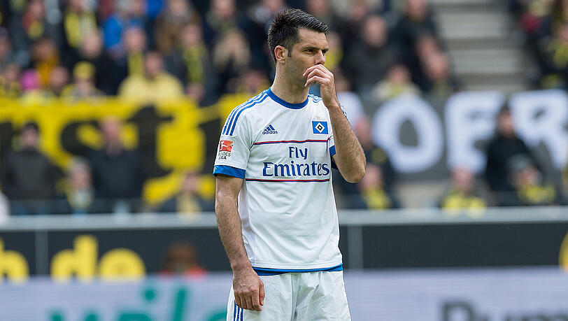 Sein Kontrakt wäre am Saisonende ausgelaufen, jetzt wurde ihm eine Aufhebungsvertrag angeboten: Emir Spahic. Sein Kontrakt wäre am Saisonende ausgelaufen, jetzt wurde ihm eine Aufhebungsvertrag angeboten: Emir Spahic.