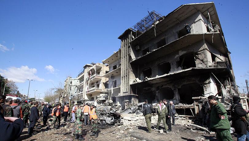 2011 kam es in Damaskus zu Protesten der Bevölkerung, woraus sich in der Folge der blutige Bürgerkrieg in Syrien entwickelte. 2011 kam es in Damaskus zu Protesten der Bevölkerung, woraus sich in der Folge der blutige Bürgerkrieg in Syrien entwickelte.
