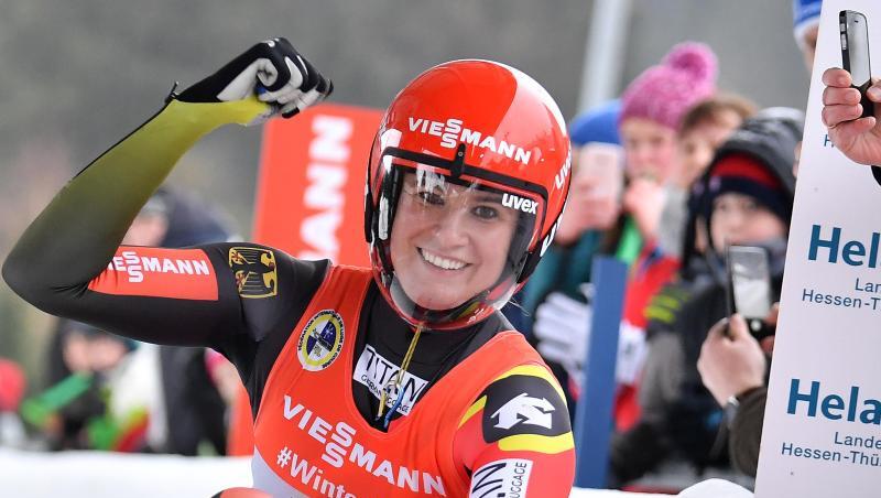 Rodeln, Weltcup, Einsitzer, Frauen. Natalie Geisenberger jubelt als Europameisterin im Ziel. Foto: Martin Schutt/zb/dpa Rodeln, Weltcup, Einsitzer, Frauen. Natalie Geisenberger jubelt als Europameisterin im Ziel. Foto: Martin Schutt/zb/dpa