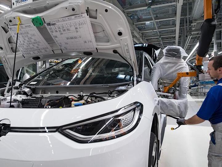 In Zwickau wird der VW ID.3 montiert. Noch in diesem Jahr soll der SUV ID.4 marktreif sein.