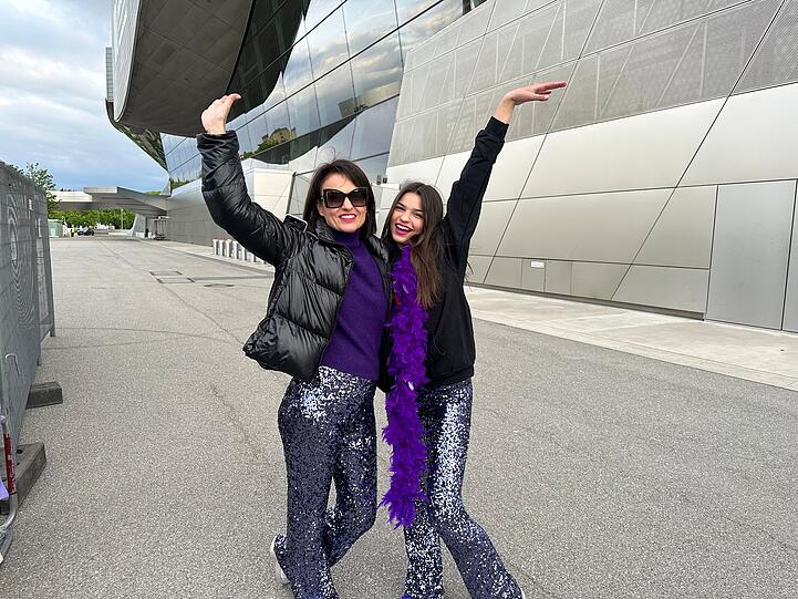 Jelena und Marija nahmen den weiten Weg aus Split in Kroatien für Harry Styles aufsich.