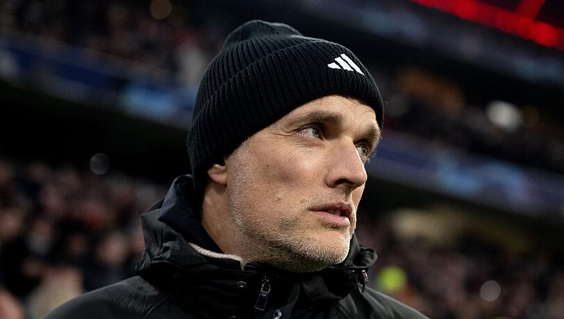 Trainer Thomas Tuchel von München kommt vor dem Spiel in das Stadion. Sein Team spielt gegen Frankfurt.