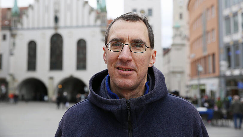 Aurel Niemeier, 48: "Die Tests sind nicht in Ordnung, wurden aber von der Behörde abgesegnet. Es geht nicht nur um VW, viele andere sind dabei. Das Management hat versäumt, Verträge aufzusetzen, die solche Versuche ausschließen. Es sind alle beteiligt, man kann nicht nur eine Marke boykottieren."