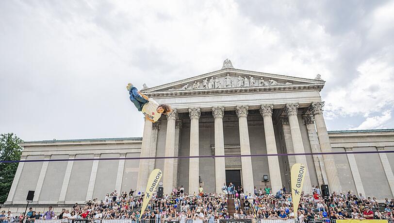 Spektakul&auml;re Ansichten beim Trickline-Weltcup am K&ouml;nigsplatz.
