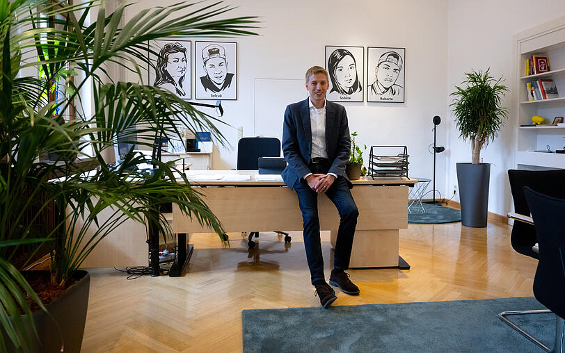 Münchens erster grüner Oberbürgermeister Dominik Krause in seinem Arbeitszimmer. Münchens erster grüner Oberbürgermeister Dominik Krause in seinem Arbeitszimmer.