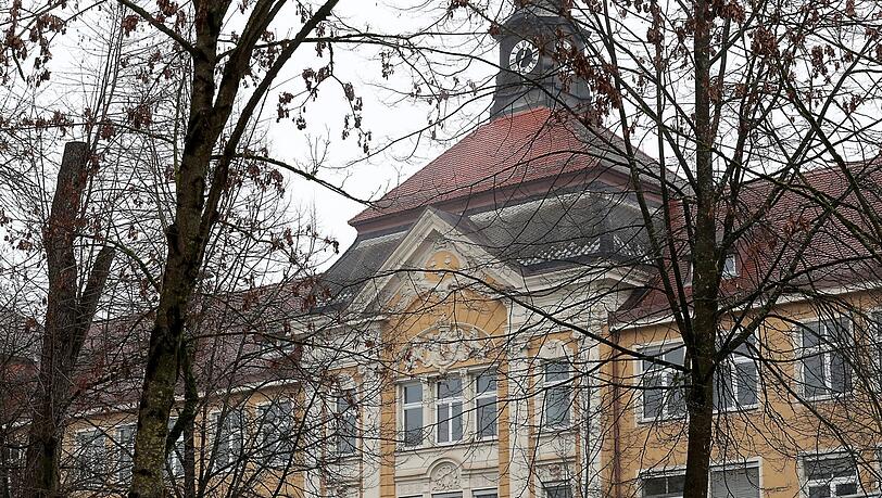 Der Streikaufruf richtet sich ausdrücklich nicht gegen die Leitung der Fachoberschule und Berofsoberschule Landshut, wie zweite Schülersprecherin Michelle Sündermann betont.