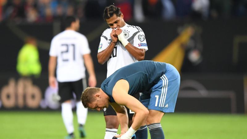 Nach der Niederlage gegen die Niederlande stehen Manuel Neuer und das DFB-Team in Nordirland unter Druck. Nach der Niederlage gegen die Niederlande stehen Manuel Neuer und das DFB-Team in Nordirland unter Druck.