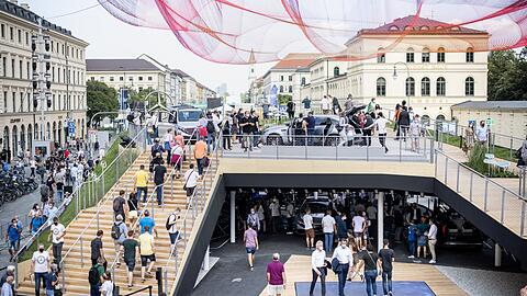 Vielen Besuchern haben die Open Spaces in der Innenstadt gefallen. Doch es gibt auch heftige Kritik: der öffentliche Raum sei einfach an Privatkonzerne "verscherbelt" worden.