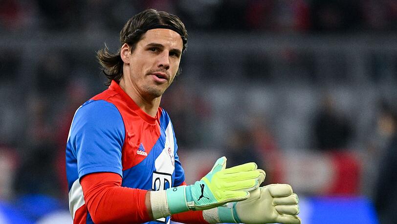 Torwart Yann Sommer steht bei einigen Experten in der Kritik. Nationalmannschafts-Kollege Manuel Akanji nahm den Schlussmann des FC Bayern jedoch in Schutz.