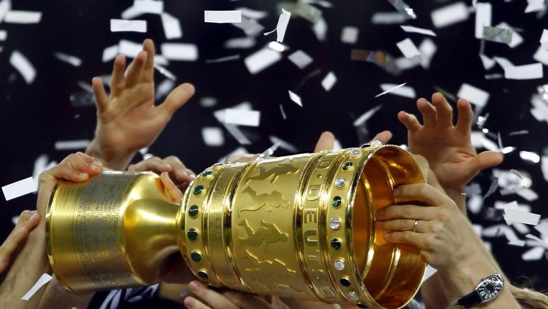 Der Pokal als das große Ziel für 64 Teams. Doch der Weg nach Berlin ist noch weit. In der ersten Runde heißt es für die Profis sich vor allem nicht zu blamieren. Der Pokal als das große Ziel für 64 Teams. Doch der Weg nach Berlin ist noch weit. In der ersten Runde heißt es für die Profis sich vor allem nicht zu blamieren.