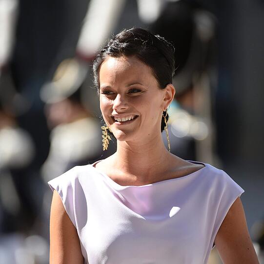 Die Braut im Spitzen-Kleid und der Bräutigam zu Tränen gerührt: Die schwedische Prinzessin Madeleine und der New Yorker Banker Chris O'Neill haben in Stockholm geheiratet. Die Bilder!
