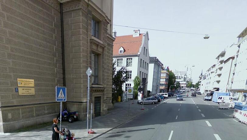 Hier an der Schwanthalerstraße soll eine Fußgängerinsel das Überqueren erleichtern. Hier an der Schwanthalerstraße soll eine Fußgängerinsel das Überqueren erleichtern.