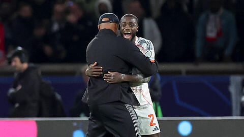 Erfolgsduo beim FC Bayern: Trainer Vincent Kompany (l.) und Abwehrchef Dayot Upamecano.