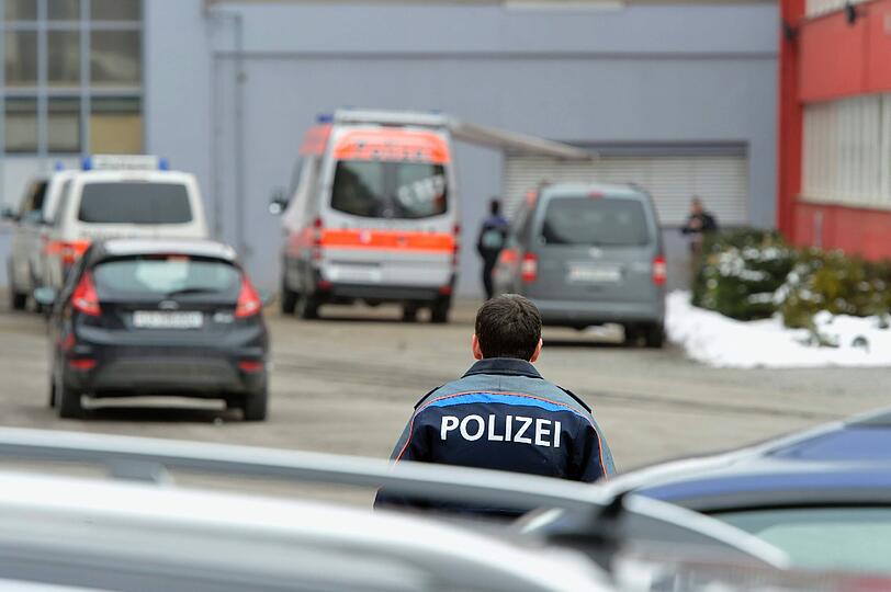 Der Amoklauf in einer Holzfabrik bei Luzern mit drei Toten und sieben Verletzten erschüttert die Schweiz