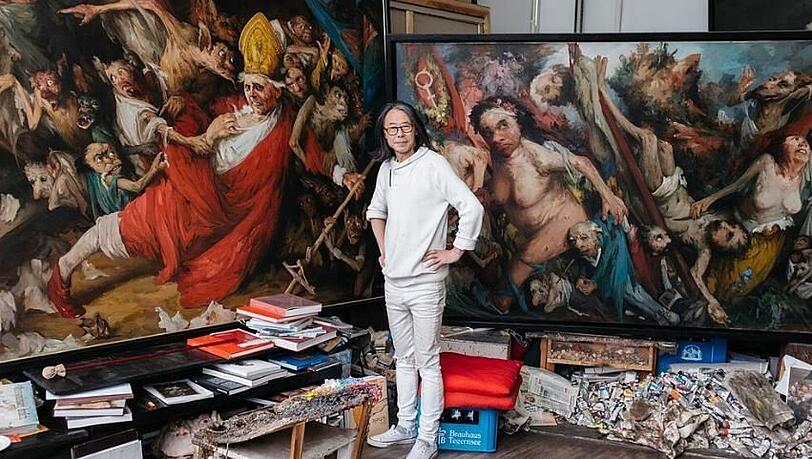 Auf der Rückseite des neuen Schwabinger Bücherschranks stellt gerade der Maler Yongho Zhao, der in den Domagk-Ateliers arbeitet, eine seiner Arbeiten aus. Alle paar Wochen wird neue Kunst aus dem Atelierhaus zu sehen sein. Auf der Rückseite des neuen Schwabinger Bücherschranks stellt gerade der Maler Yongho Zhao, der in den Domagk-Ateliers arbeitet, eine seiner Arbeiten aus. Alle paar Wochen wird neue Kunst aus dem Atelierhaus zu sehen sein.