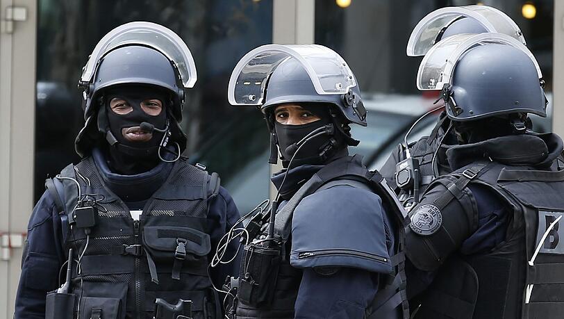 Spezialeinheiten der französischen Polizei haben den bewaffneten Mann erschossen. (Symbolfoto) Spezialeinheiten der französischen Polizei haben den bewaffneten Mann erschossen. (Symbolfoto)