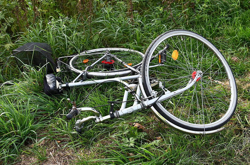 Für die 76-Jährige kam jede Hilfe zu spät. Sie starb noch am Unfallort.