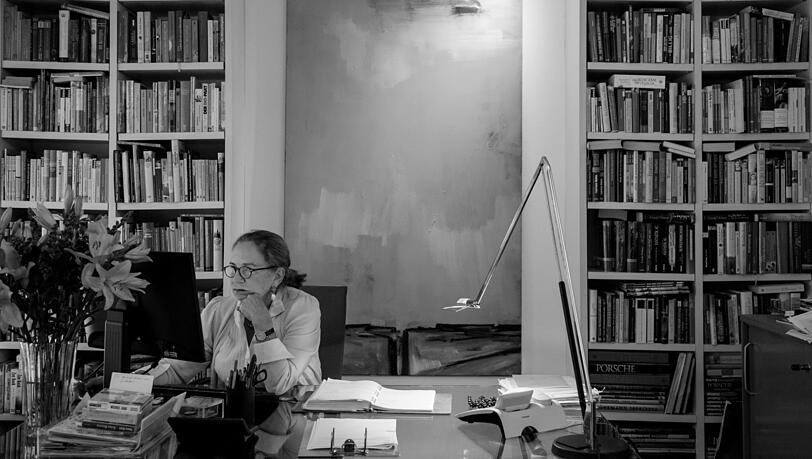 Literaturagentin Lianne Kolf in ihrem Büro in der Schwabinger Tengstraße.